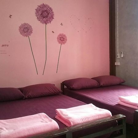 Sawang Guesthouse Ban Sawang Yai Exteriör bild